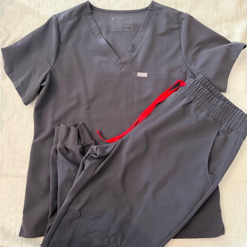 Figs Women's Dark Grey Catarina One pocket Scrub top